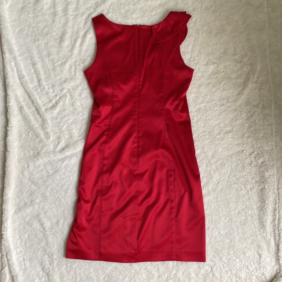 Allen B red dress with asymmetrical shoulder detail. Size 8. - Picture 4 of 12